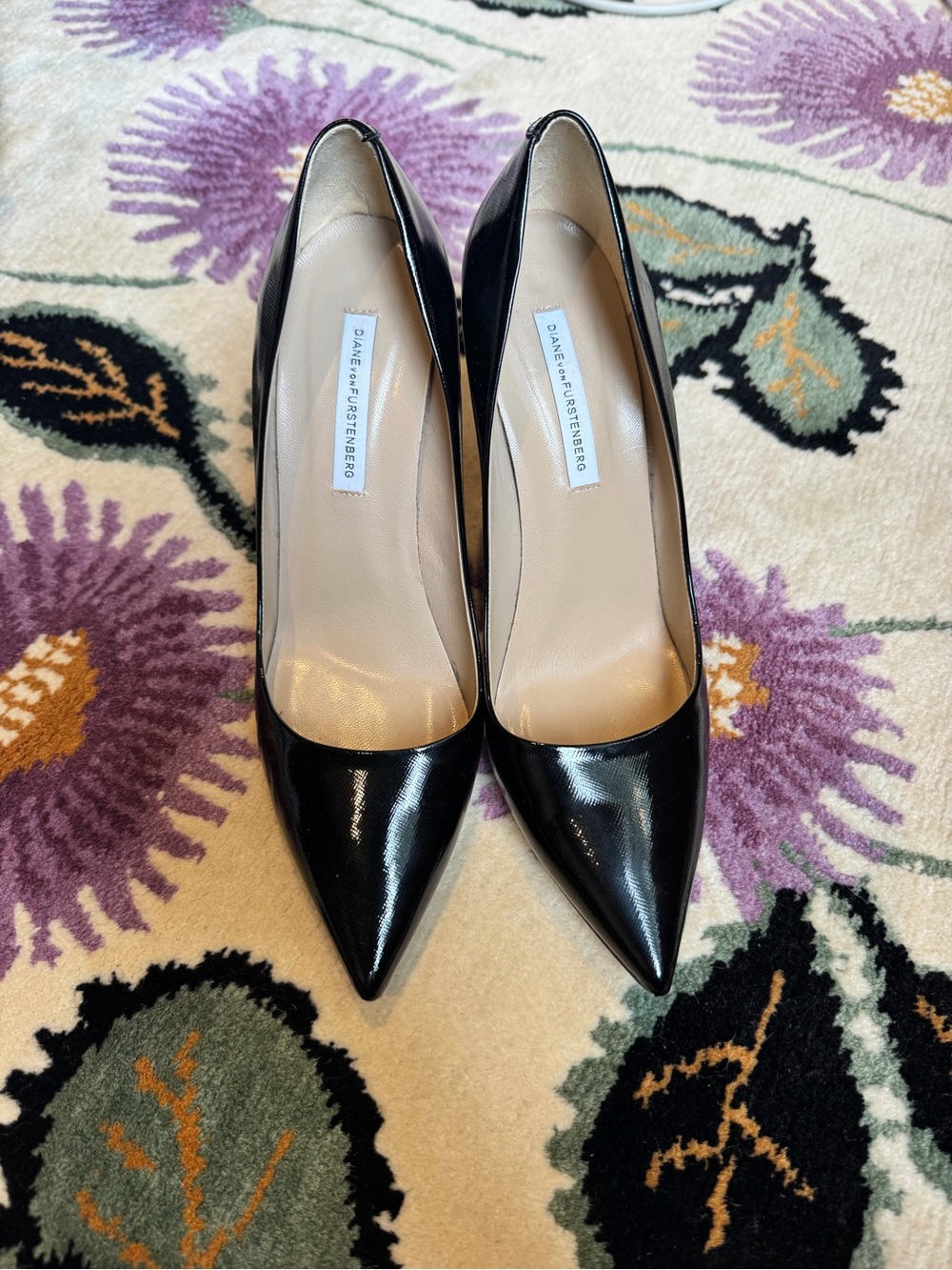 Diane Von Furstenberg Black Patent Pointed-Toe Pumps